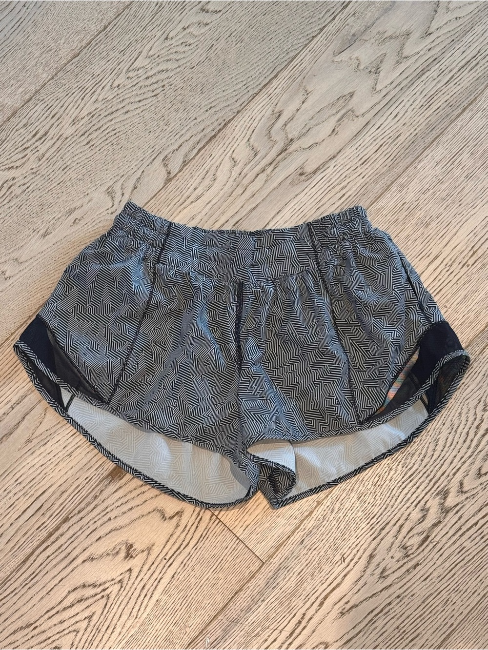 lululemon Hotty Hot Shorts 2.5”